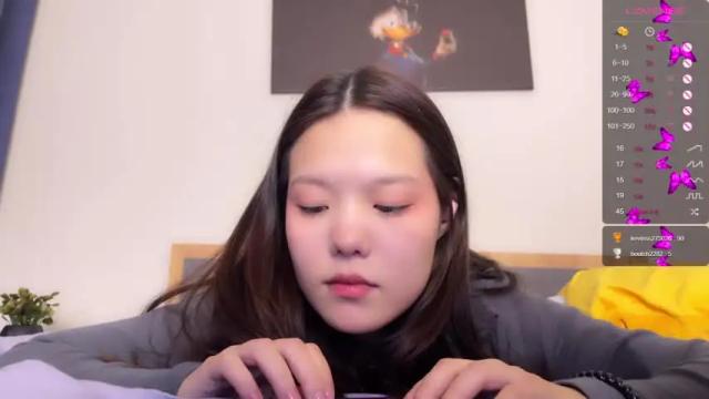 Image 4 of shy_lee33 Stream on Chaturbate on 18 months ago