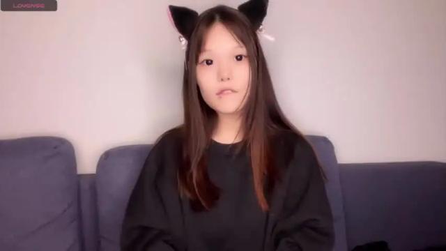 Image 10 of shy_lee33 Stream on Chaturbate on 17 months ago