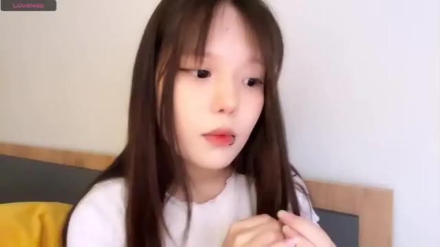 Image 11 of shy_lee33 Stream on Chaturbate on 15 months ago