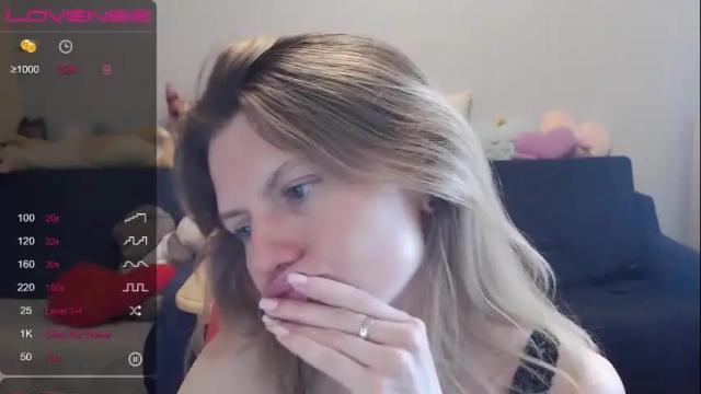 Image 7 of shy_moony Stream on Chaturbate on 22 days ago