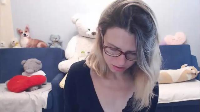 Image 2 of shy_moony Stream on Chaturbate on 21 days ago