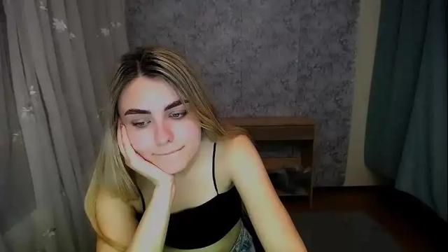 Image 7 of shy_sabrina_ Stream on Chaturbate on 28 days ago