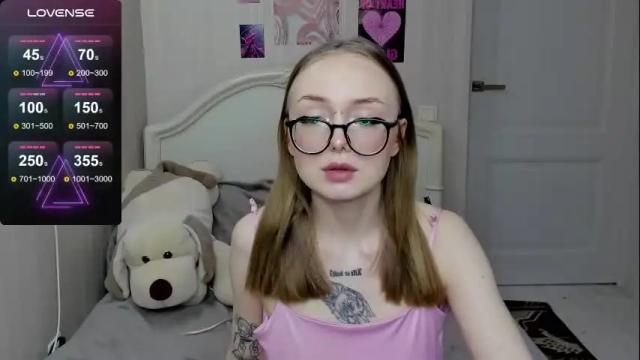 Image 4 of shy_suchka Stream on Chaturbate on 6 months ago