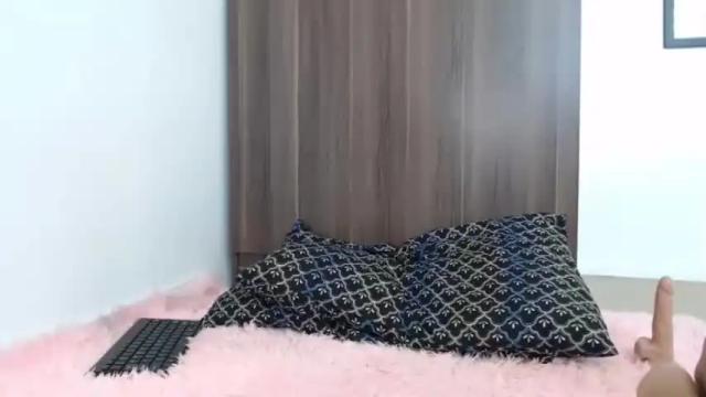 Image 12 of shyeve2004 Stream on Chaturbate on 13 months ago