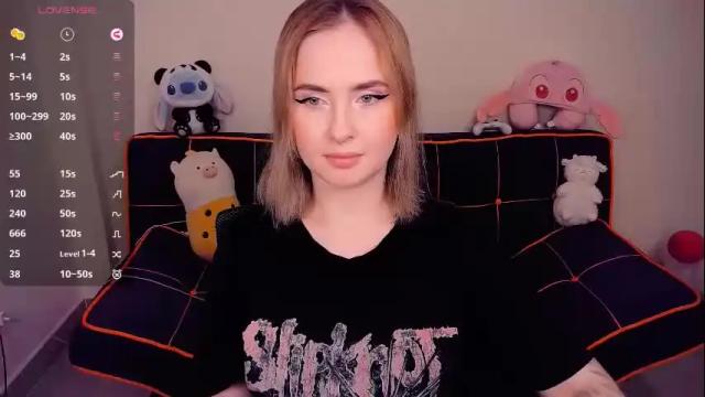 Image 2 of shyfoxxxy Stream on Chaturbate on 1 month ago
