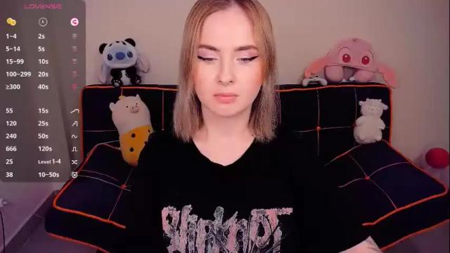 Image 6 of shyfoxxxy Stream on Chaturbate on 1 month ago