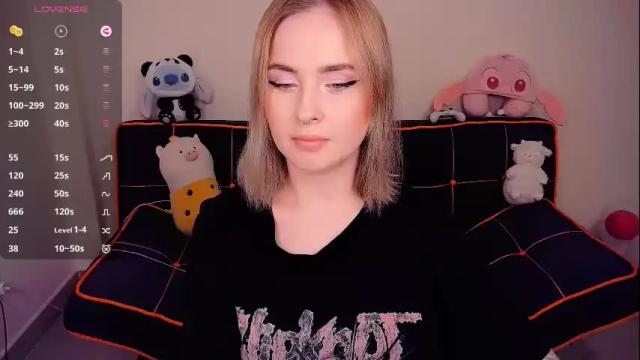 Image 8 of shyfoxxxy Stream on Chaturbate on 1 month ago