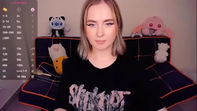 Image 8 of shyfoxxxy Stream on Chaturbate on 1 month ago