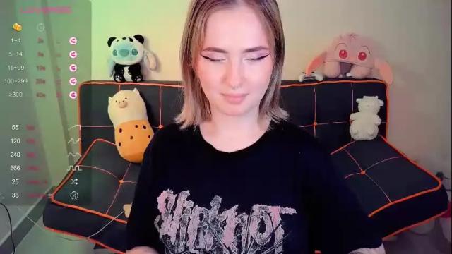 Image 11 of shyfoxxxy Stream on Chaturbate on 1 month ago