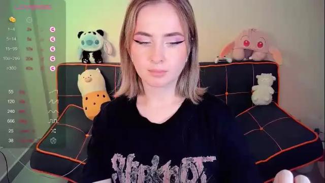 Image 2 of shyfoxxxy Stream on Chaturbate on 1 month ago