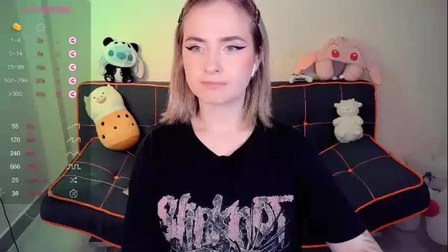 Image 12 of shyfoxxxy Stream on Chaturbate on 1 month ago