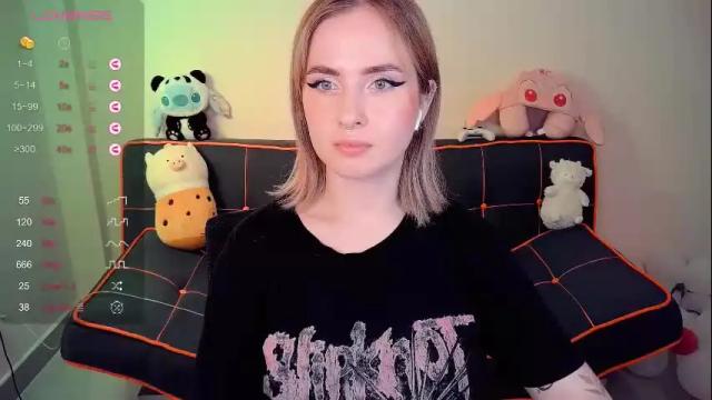 Image 2 of shyfoxxxy Stream on Chaturbate on 1 month ago