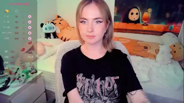 Image 6 of shyfoxxxy Stream on Chaturbate on 26 days ago