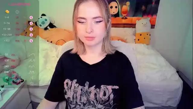 Image 6 of shyfoxxxy Stream on Chaturbate on 15 days ago