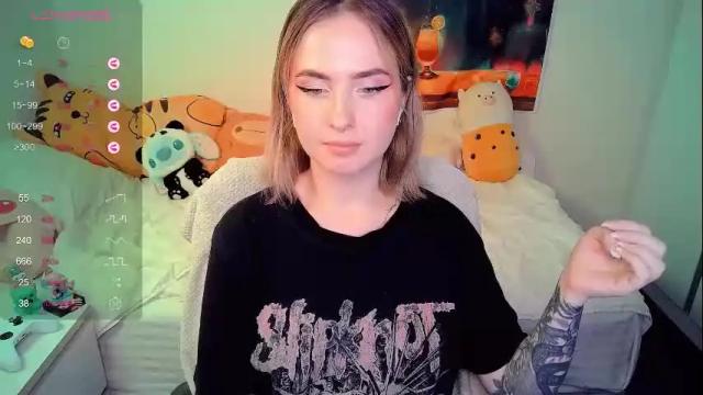 Image 8 of shyfoxxxy Stream on Chaturbate on 14 days ago