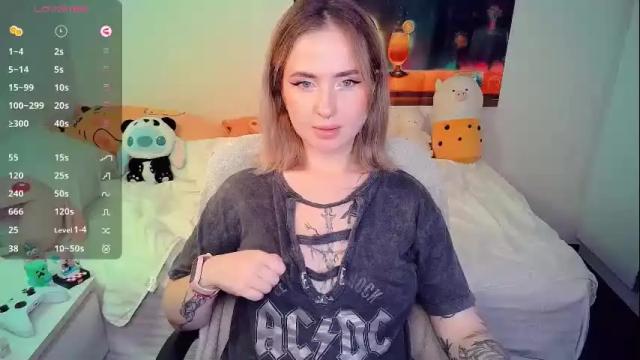 Image 7 of shyfoxxxy Stream on Chaturbate on 12 days ago