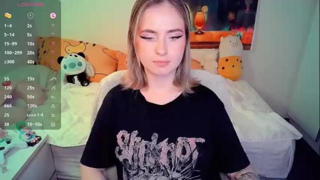 Image 8 of shyfoxxxy Stream on Chaturbate on 8 days ago