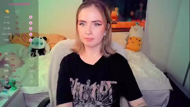 Image 3 of shyfoxxxy Stream on Chaturbate on 1 day ago