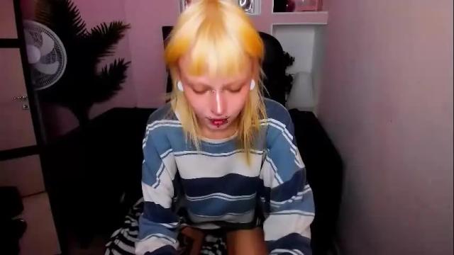 Image 3 of shyh333r Stream on Chaturbate on 1 month ago