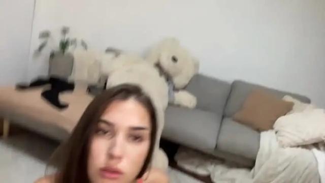 Image 10 of shysashy Stream on Chaturbate on 4 months ago