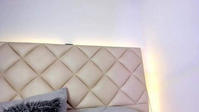 Image 4 of sia_37 Stream on Chaturbate on 13 months ago