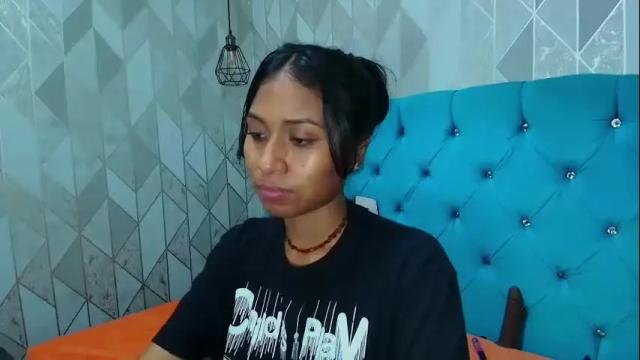Image 4 of siarawuayuu Stream on Chaturbate on 1 month ago
