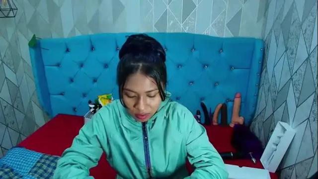 Image 6 of siarawuayuu Stream on Chaturbate on 1 month ago