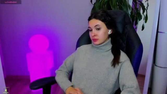 Image 8 of siaspencer Stream on Chaturbate on 17 months ago