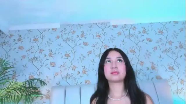 Image 12 of sienna_lorengb Stream on Chaturbate on 1 month ago