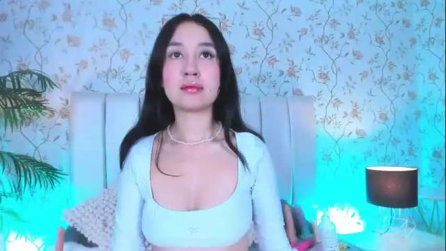 Image 3 of sienna_lorengb Stream on Chaturbate on 1 month ago