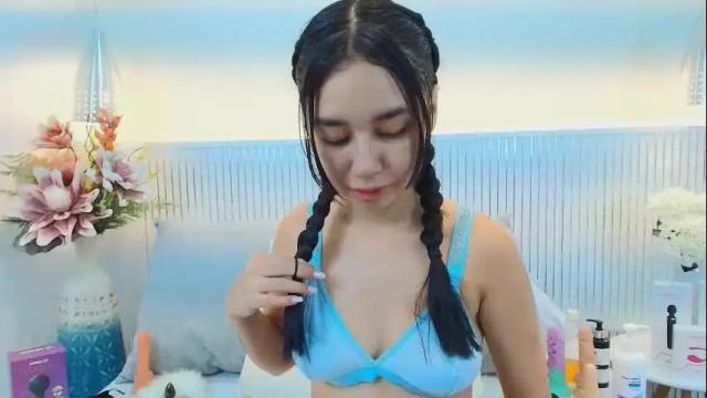 Image 10 of sienna_lorengb Stream on Chaturbate on 22 days ago