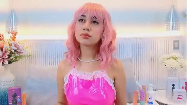 Image 4 of sienna_lorengb Stream on Chaturbate on 18 days ago