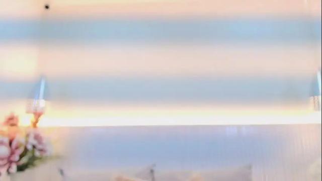 Image 4 of sienna_lorengb Stream on Chaturbate on 15 days ago