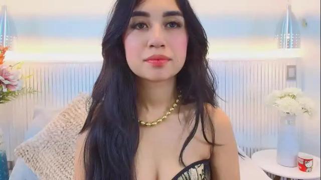 Image 2 of sienna_lorengb Stream on Chaturbate on 13 days ago