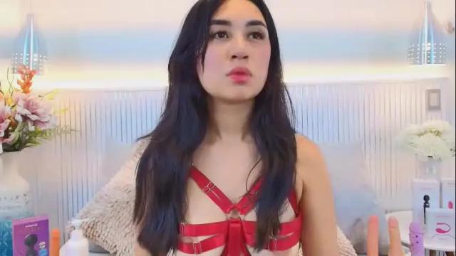 Image 10 of sienna_lorengb Stream on Chaturbate on 11 days ago