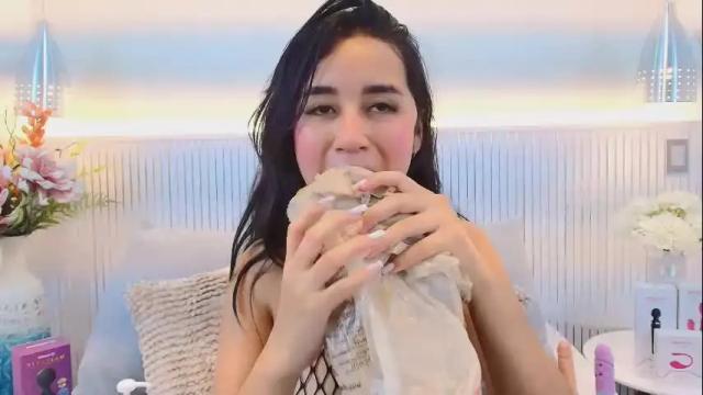 Image 12 of sienna_lorengb Stream on Chaturbate on 10 days ago