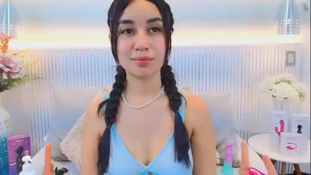 Image 6 of sienna_lorengb Stream on Chaturbate on 9 days ago