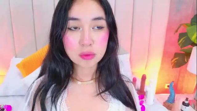 Image 2 of sienna_lorengb Stream on Chaturbate on 3 months ago