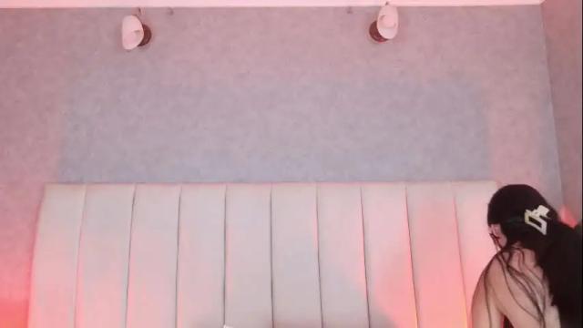 Image 2 of sienna_lorengb Stream on Chaturbate on 3 months ago