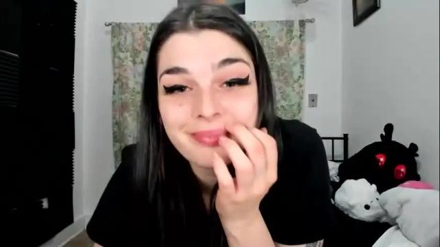 Image 3 of sierrasquirter Stream on Chaturbate on 1 month ago