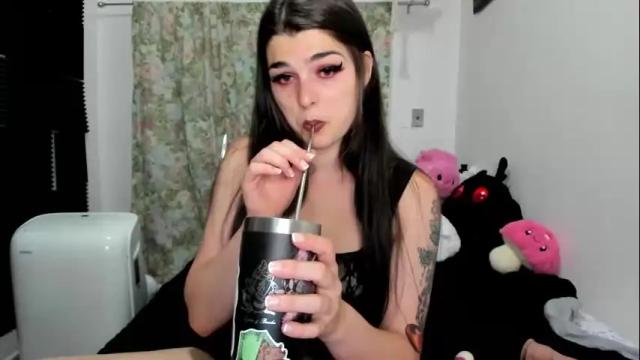 Image 3 of sierrasquirter Stream on Chaturbate on 7 months ago
