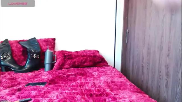 Image 12 of silent_angell Stream on Chaturbate on 1 month ago