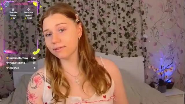 Image 3 of silent_princesses Stream on Chaturbate on 1 month ago