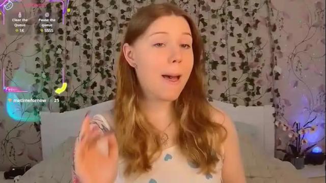 Image 2 of silent_princesses Stream on Chaturbate on 1 month ago