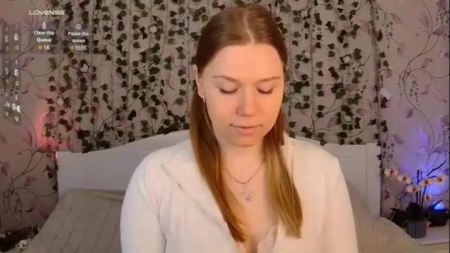 Image 2 of silent_princesses Stream on Chaturbate on 1 month ago