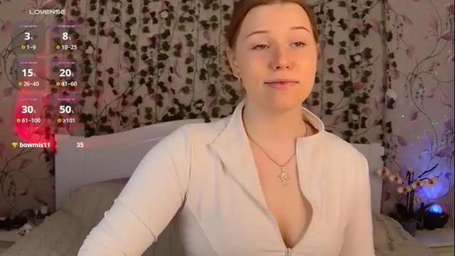 Image 2 of silent_princesses Stream on Chaturbate on 1 month ago