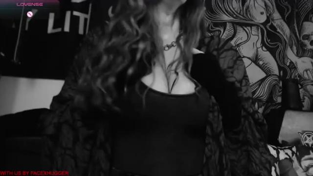 Image 3 of silentmary Stream on Chaturbate on 23 days ago