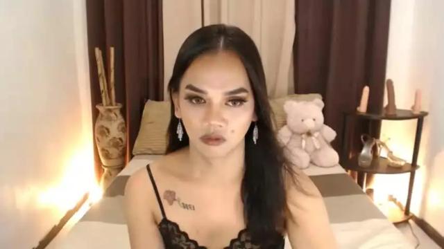 Image 3 of silkypandora Stream on Chaturbate on 16 months ago