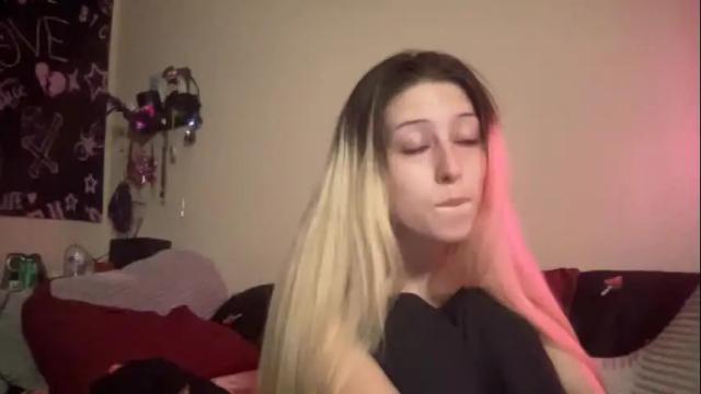 Image 12 of sillysun Stream on Chaturbate on 23 months ago