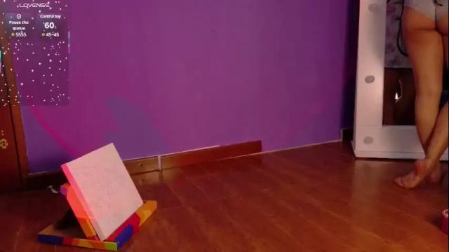 Image 4 of silvanalorens_ Stream on Chaturbate on 27 days ago
